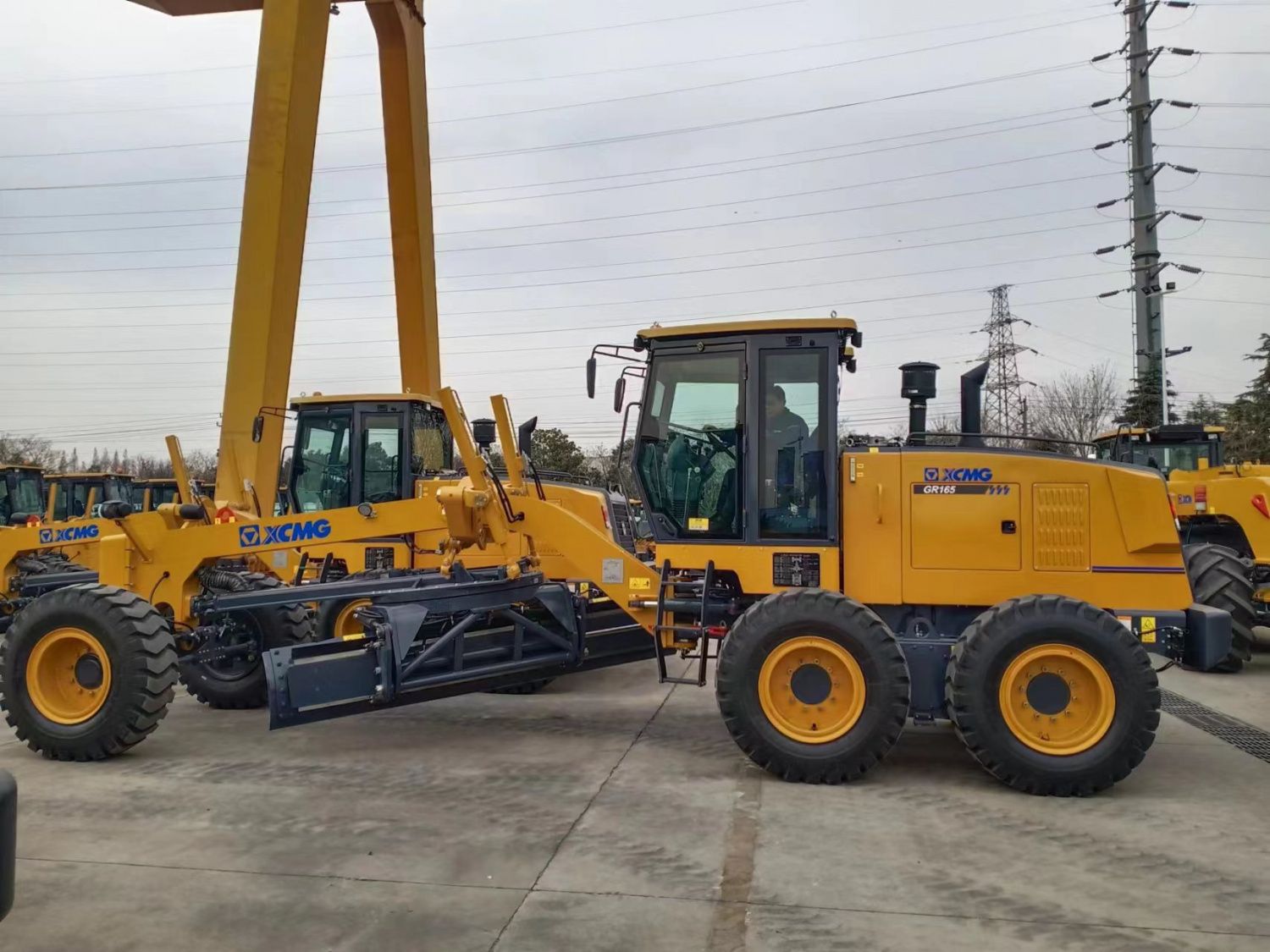 Автогрейдер XCMG GR165