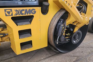 Асфальтовый тандемный каток XCMG XD135T