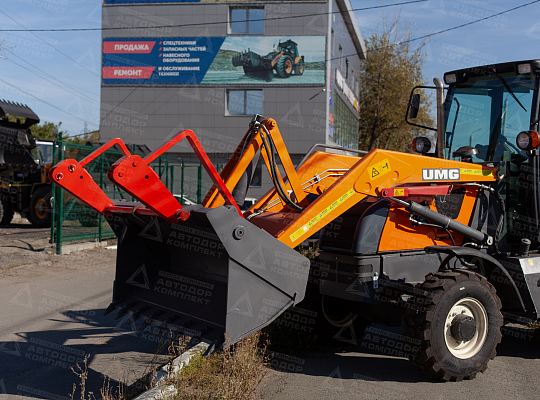 Экскаватор-погрузчик UMG TLB845