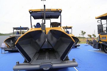 Асфальтоукладчик XCMG RP603Pro