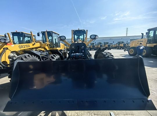 Автогрейдер XCMG GR215A